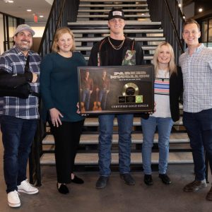 Pictured (L-R): Enzo DeVincenzo (Red Light Management), Jackie Jones (SVP, Artist & Industry Relations, RIAA), Parker McCollum, Cindy Mabe (President, UMG Nashville), Nick Rhodes (Red Light Management)